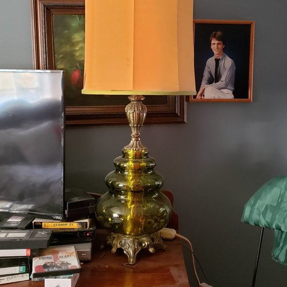 Hoping to find someone to give info on this HUGE lamp. - Picture 1 of 4